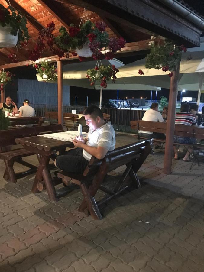 Km 80 Restaurant & Hotel Mavrodolu Dış mekan fotoğraf