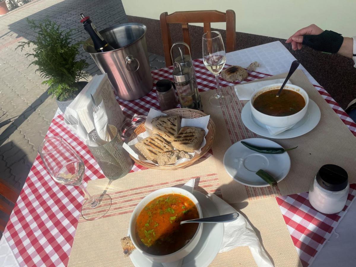Km 80 Restaurant & Hotel Mavrodolu Dış mekan fotoğraf